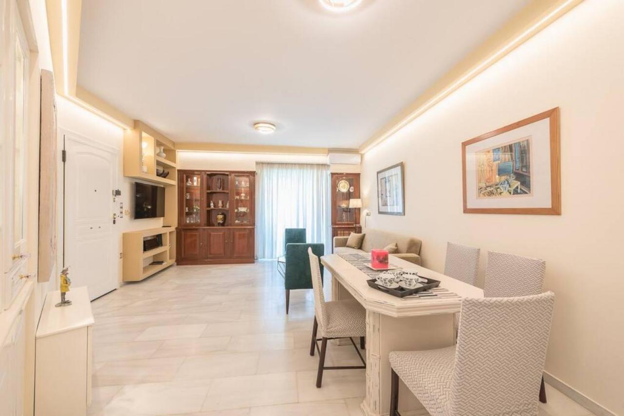 Central 3Br Apartment Next To Panormou Metro! Atenas Exterior foto
