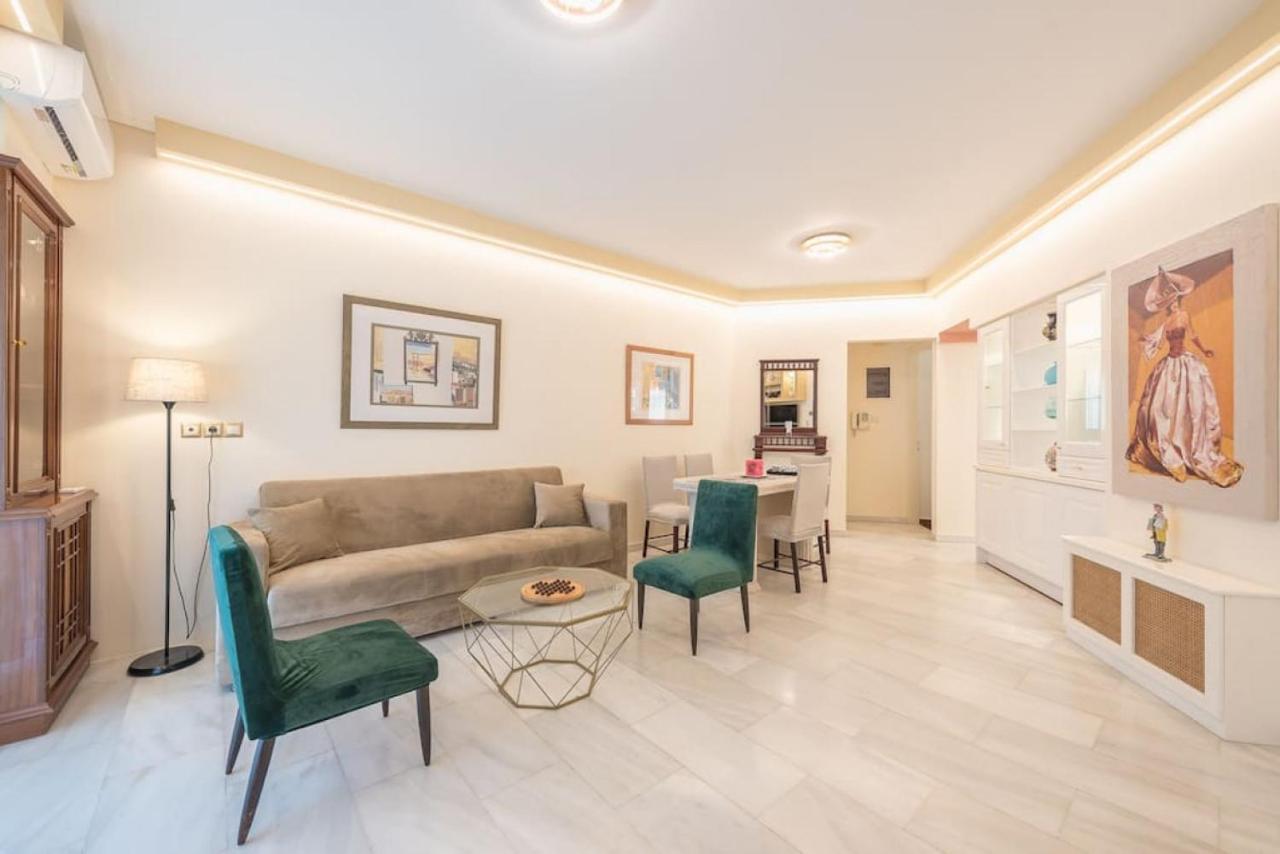 Central 3Br Apartment Next To Panormou Metro! Atenas Exterior foto